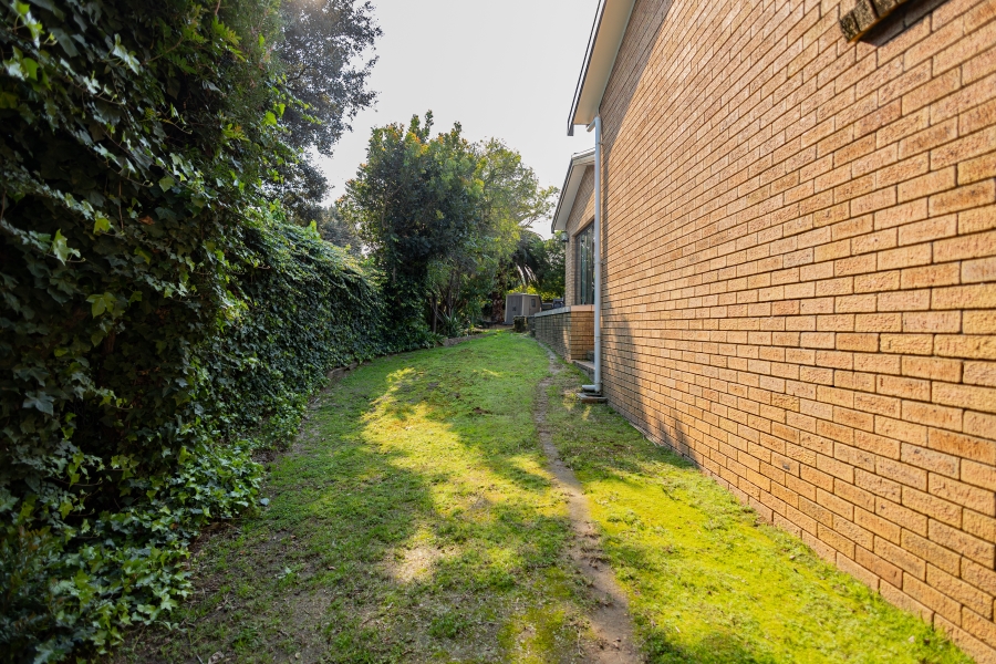 4 Bedroom Property for Sale in Kenridge Heights Western Cape